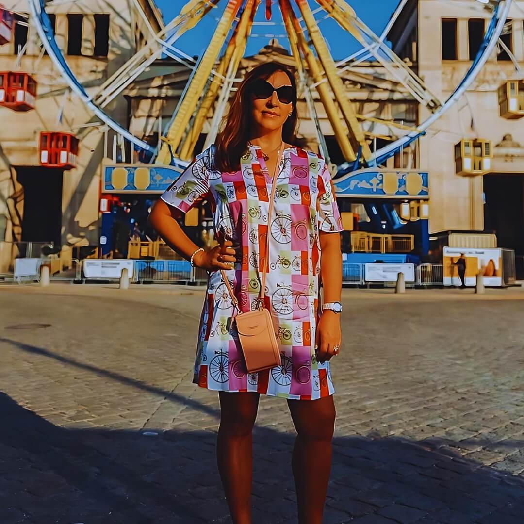 Le Serenity’Bag est le sac à main pour femme idéal : léger, fonctionnel et pensé pour vous accompagner partout. Son design épuré et intemporel s’harmonise avec toutes vos tenues, du look casual aux tenues les plus élégantes. Un allié de style qui allie confort et raffinement, sans jamais faire de compromis.