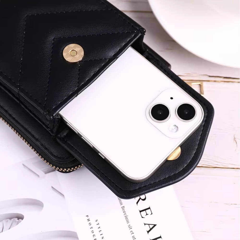 Le Serenity’Bag Édition Élégance est l’accessoire idéal pour celles qui veulent briller avec élégance. Orné de délicates perles façon diamant, ce sac à main tendance pour femme allie glamour, légèreté et praticité. Parfait pour illuminer vos tenues du quo