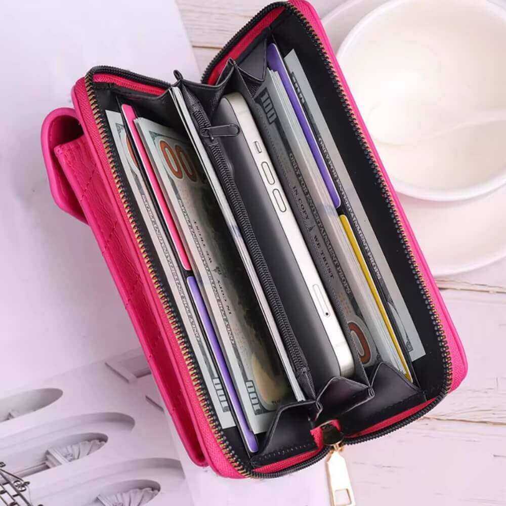 Le Serenity’Bag Édition Élégance est l’accessoire idéal pour celles qui veulent briller avec élégance. Orné de délicates perles façon diamant, ce sac à main tendance pour femme allie glamour, légèreté et praticité. Parfait pour illuminer vos tenues du quo