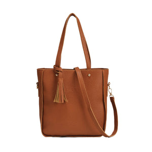 Optez pour la collection Zénith, un ensemble de sacs à main femme alliant style, confort et fonctionnalité. Parfaite pour les femmes modernes, cette collection 4-en-1 offre tout ce dont vous avez besoin pour être élégante et organisée du matin au soir. #s